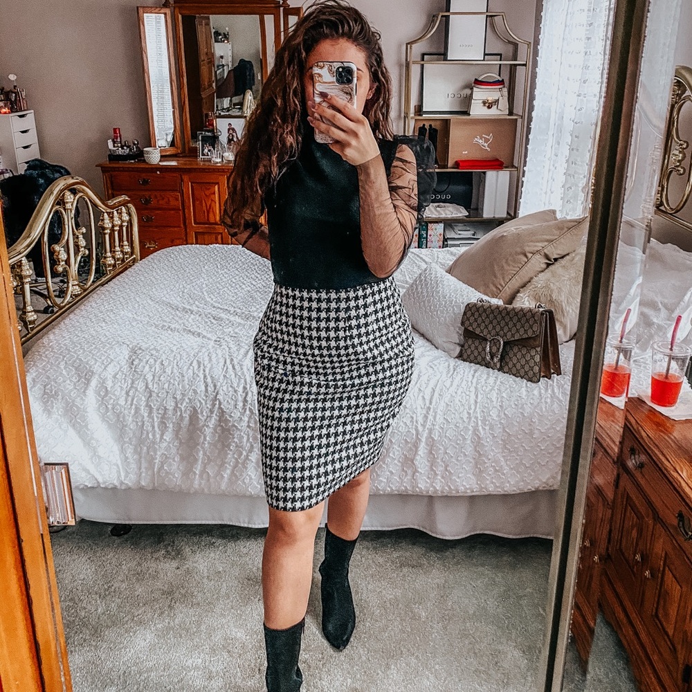 J. G. Hook Houndstooth Pencil Skirt